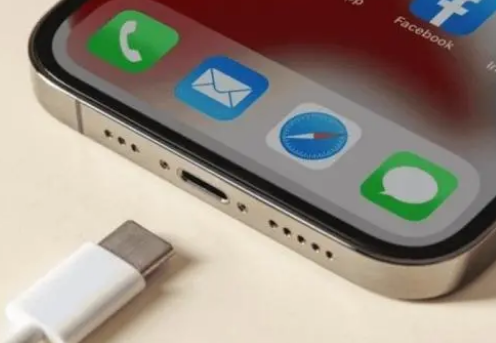商丘苹果15维修分享iPhone15改USB-C接口后能和安卓用户互借充电器吗 
